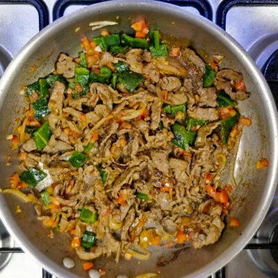 Stek tills den mesta av vätskan evaporerat