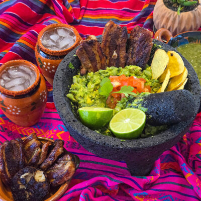 Krispig pork belly (fläsksida) med godaste guacamolen