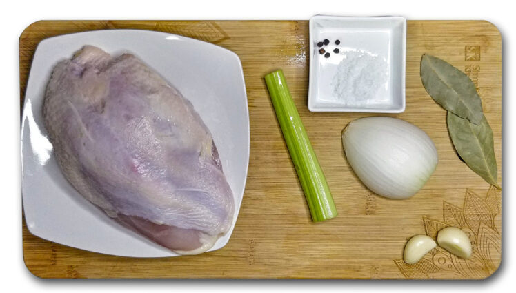 Ingredienser för kokt strimlad kyckling (Pulled chicken)