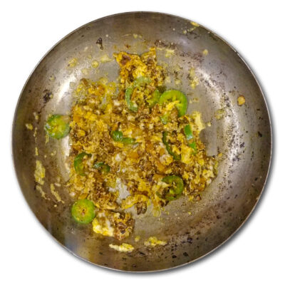 Rör om och tillaga till äggen är klara enligt dina preferenser