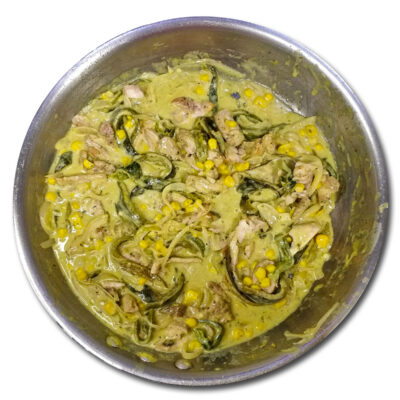 Färdig Rajas Poblana med kyckling