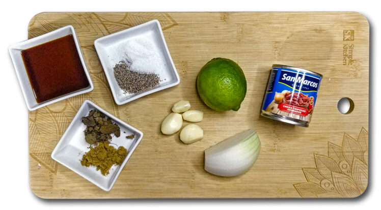 Worcestershiresås, spiskummin, Oregano, Salt, Pepparm Vitlök, lök, Lime, Chipotle till marinaden