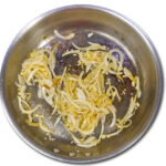 Stek tills vitlöken mjuknar