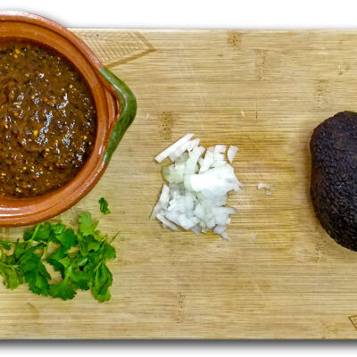 Servera gärna med salsa, avokado, koriander och hackad lök