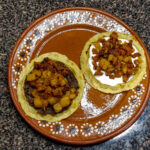 Toppa dina sopes med valfri tacofyllning, här med Papas con Chorizo