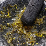 Krossa till en grov konsistens