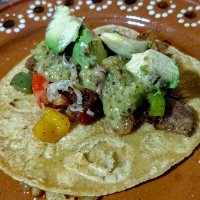 Tacos de Alambre med Salsa Verde och Avocado