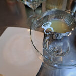 Glas och fat med salt