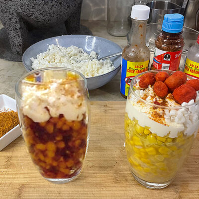 Klassiska Esquites och Esquites med Chorizo