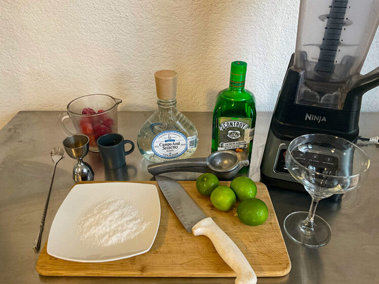 Ingredienser till frozen strawberry margarita