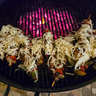 Lägg på osten och stäng locket!