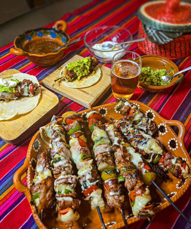 Mexikanska grillspett (Brochetas de Alambre)