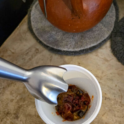 Blanda alla ingredienser med stavmixer