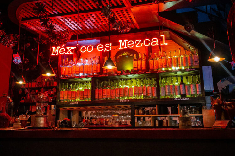 Mezcal: Agavens rökiga själ
