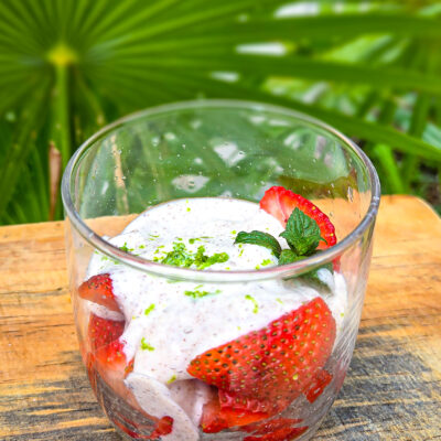 Fresas con Crema, jordgubbar med en mexikansk twist är färdiga att serveras!