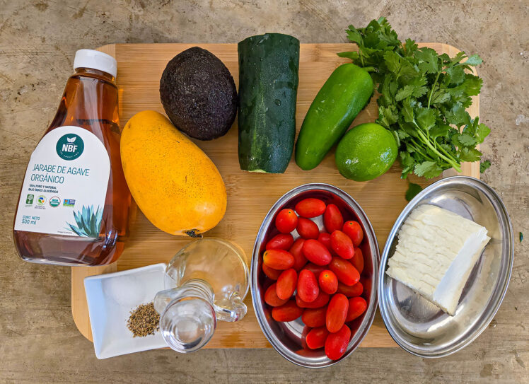 Plocka fram ingredienserna till salladen