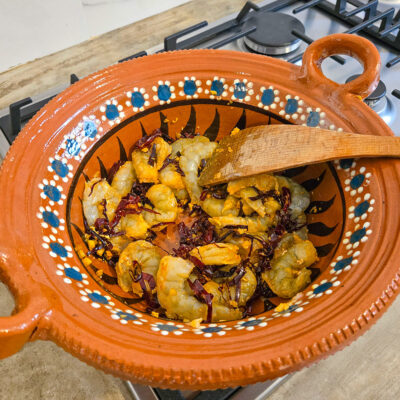 Stek tills räkorna fått en lätt rosa ton runt om