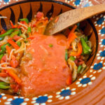 Tillsätt din tomatsalsa från steg 1