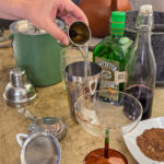 Häll allt i shakern