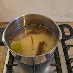 Tillsätt riset, rör om och koka utan lock