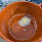 Smält matfettet och låt grytan bli medelvarm