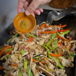 Tillsätt salt, peppar opch kummin